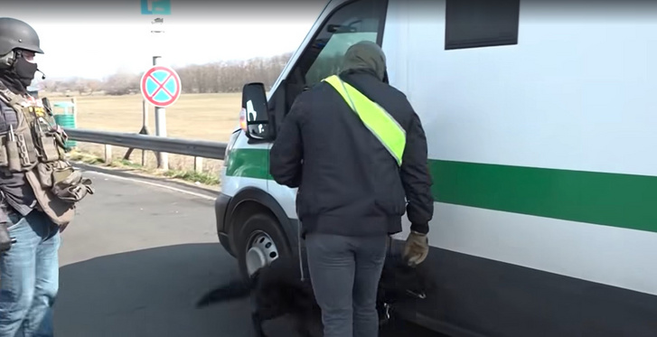 A magyar hatóságok által megállított pénzszállító konvoj