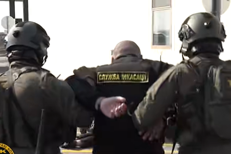 2026. március 5-én a Nemzeti Adó- és Vámhivatal (NAV) és a Terrorelhárítási Központ (TEK) két páncélozott járművet állított meg Magyarország területén