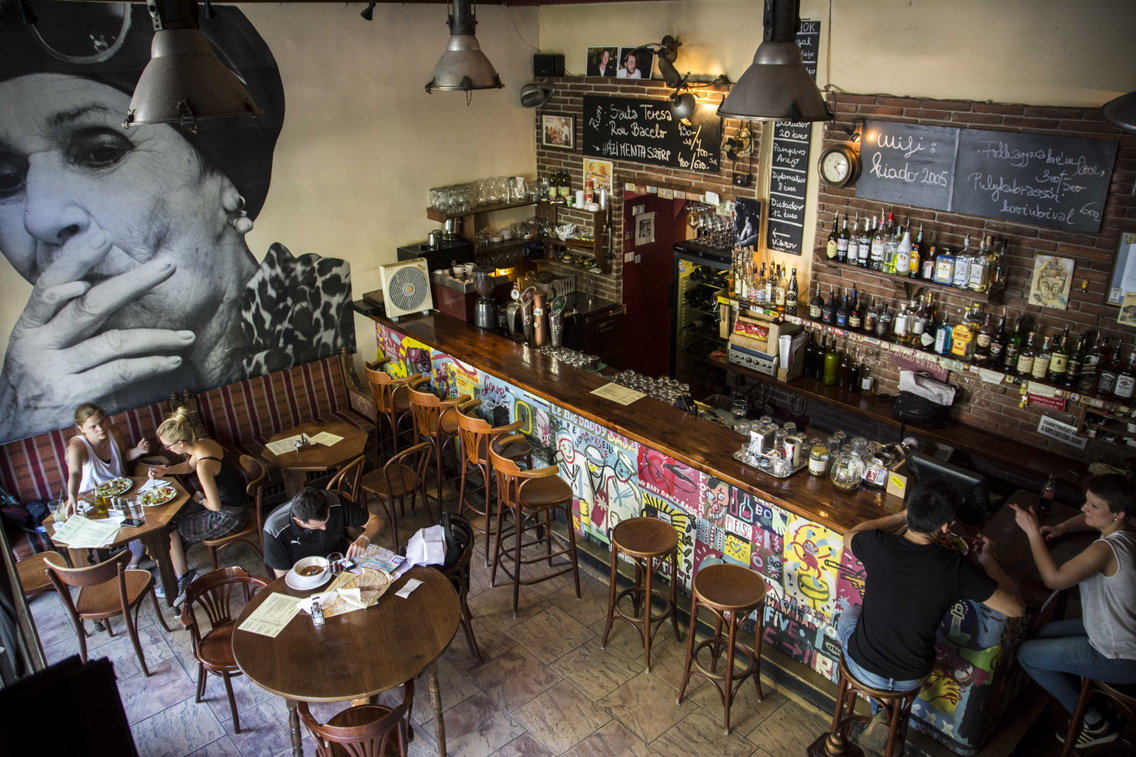 kiado-kocsma korosi-tamas 20140605