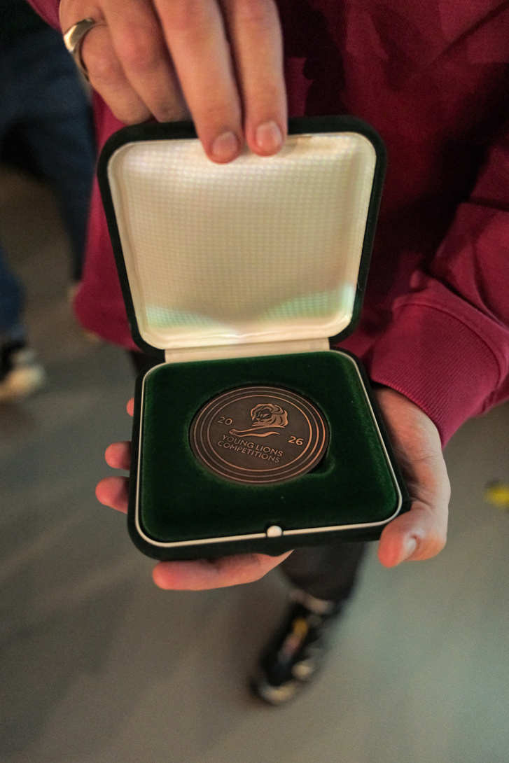 A nyerteseknek járó díj