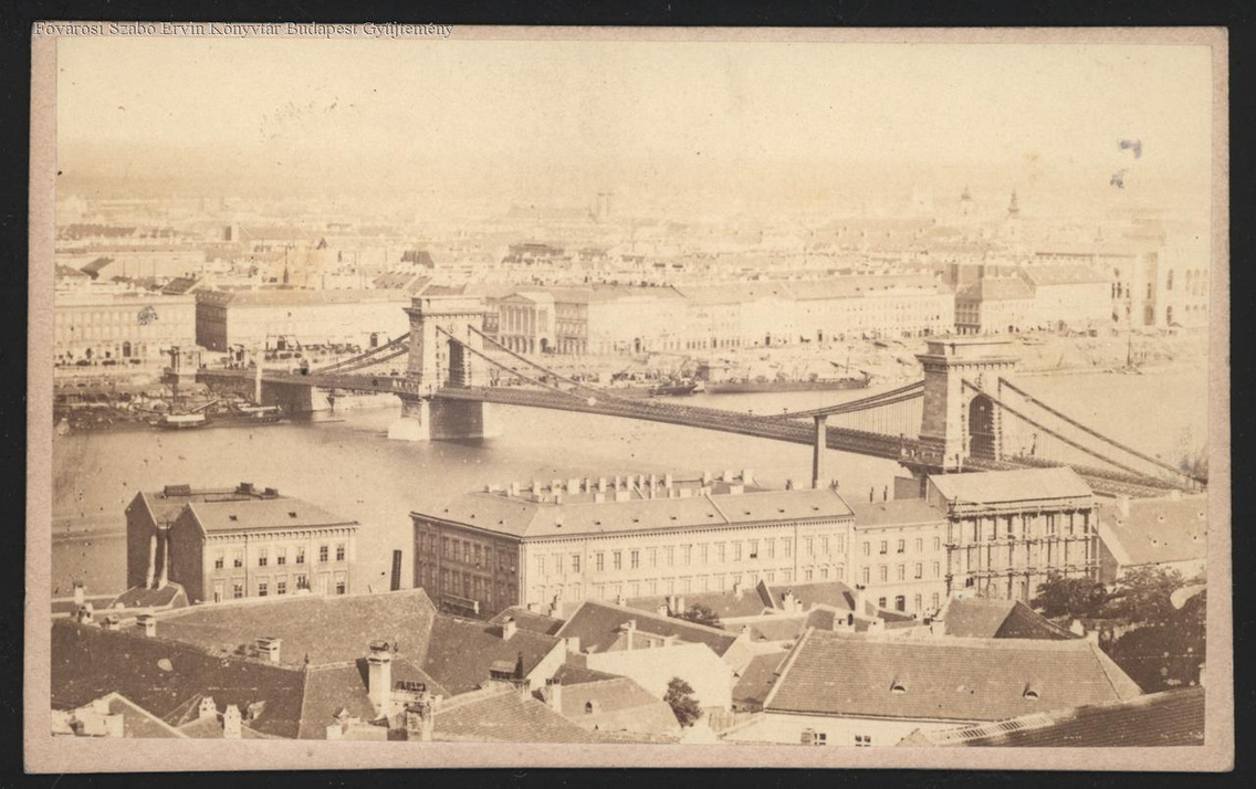 A Lánchíd Buda felől nézve