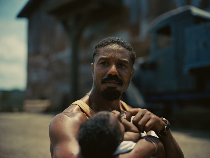 Michael B. Jordan a Bűnösök című filmben