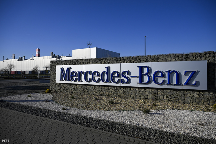 A Mercedes kecskeméti gyára.
