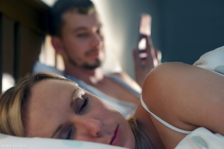 A szakértő szerint az alvással kapcsolatos összeférhetetlenség gyakran veszélyezteti a kapcsolatot anélkül, hogy bármelyik fél megértené, miért. (Illusztráció: Getty Images)