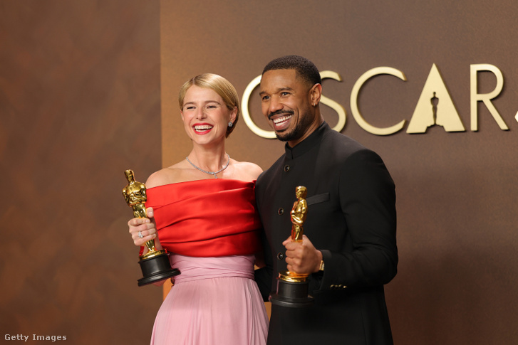 Jessie Buckley és Michael B. Jordan 2026. március 15-én