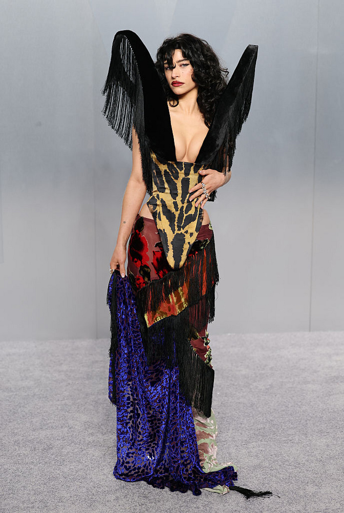 Odessa A'zion nemcsak a színekkel, de a mintákkal is játszott az afterpartis ruhájával