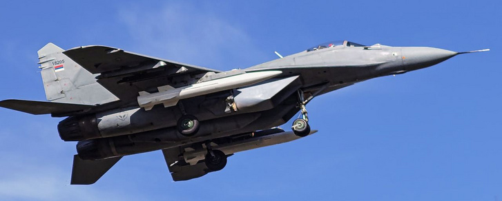 A Szerb Légierő MIG-29-ese CM-400-as rakétát hordoz