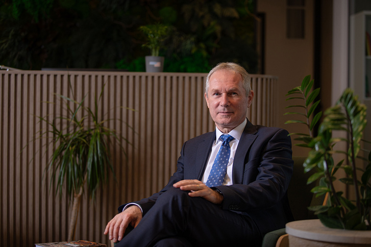 KekBolygo portre-Kcs sz2 (1)