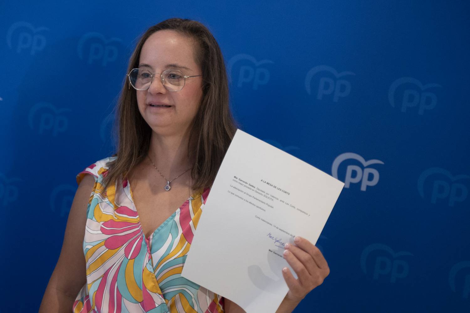 Mar Galceran tizenéves kora óta politikai pályára készült. 18 évesen csatlakozott a spanyol konzervatív Néppárthoz (PP), majd 2023-ban ő lett az első Down-szindrómával élő ember, akit parlamenti képviselővé választottak.