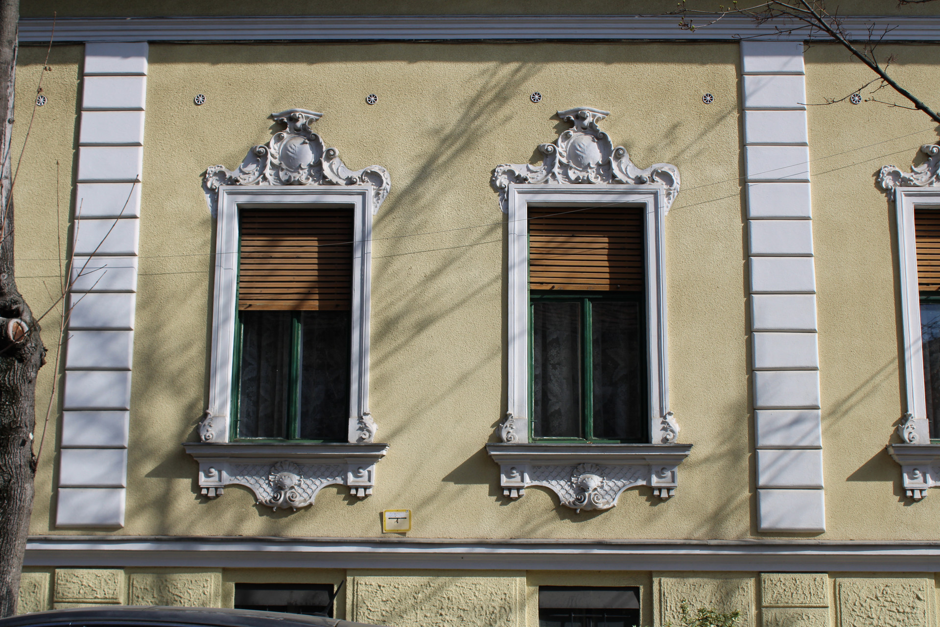 A Bíró Lajos utca 54. számú házban lakott Babits Mihály