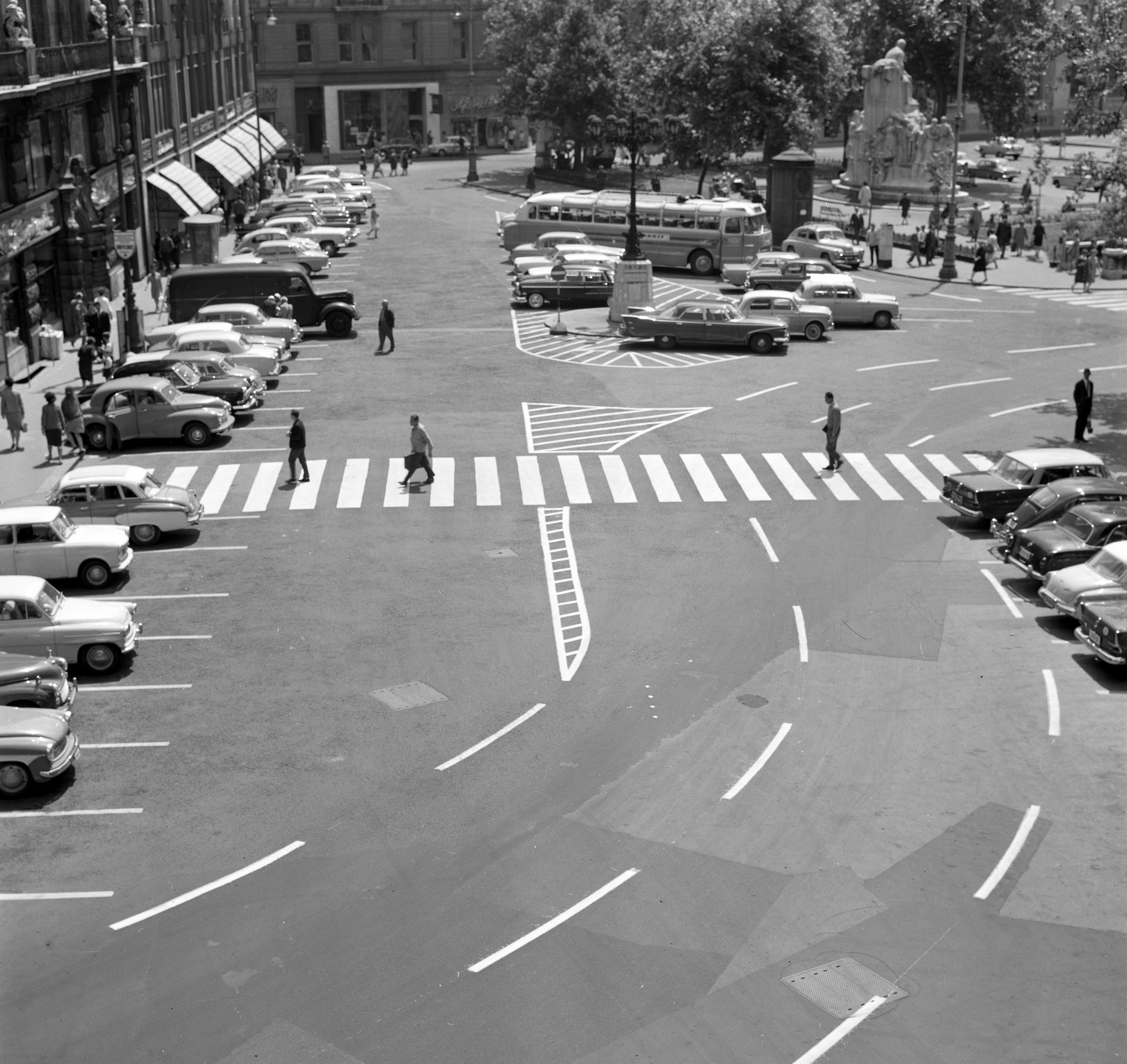 vorosmarty ter fortepan domonkos endre fomterv