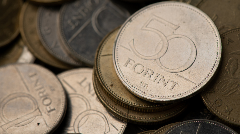 Nézzen bele a pénztárcájába: vagyonokat érhet ez a különleges 50 forintos érme