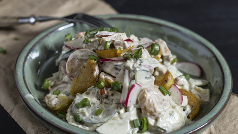 Frissítő, joghurtos, húsvéti krumplisaláta retekkel