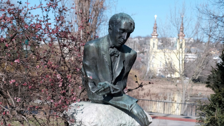 „Ha te halsz meg előbb, adsz nekem egy tizest”