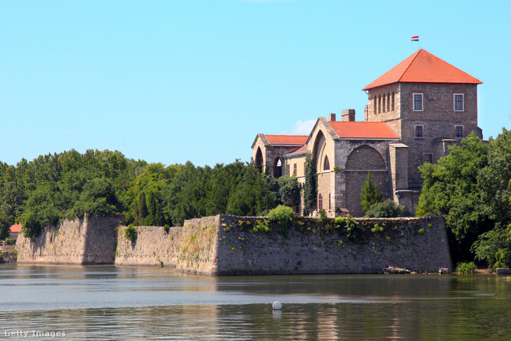 A tatai vár