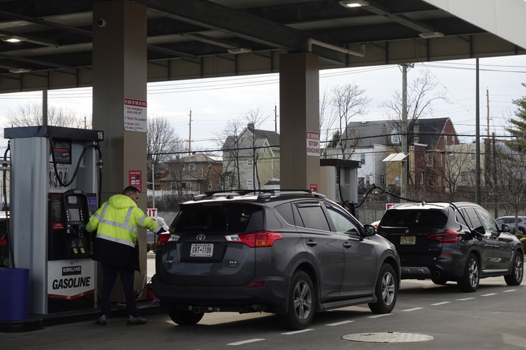 Rekordszintre emelkedhet az olaj ára, ennek Magyarországon is meglehet a&nbsp;hatása, Donald Trumphoz fordultak