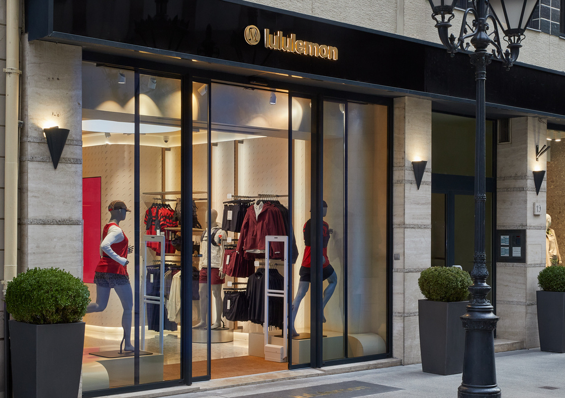lululemon Budapest 1