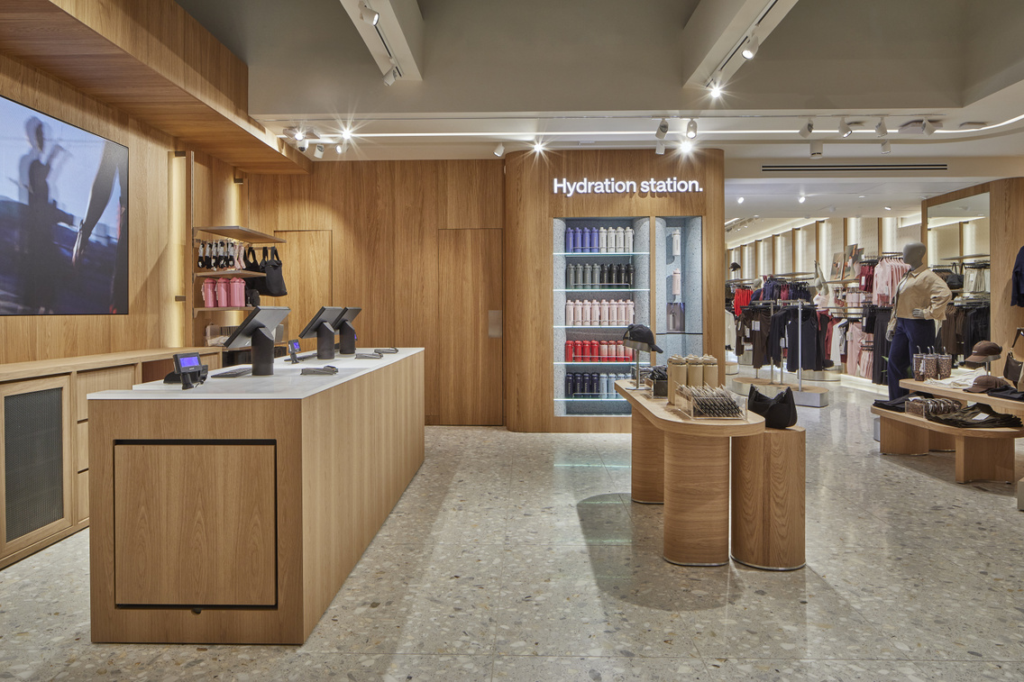 lululemon Budapest 7