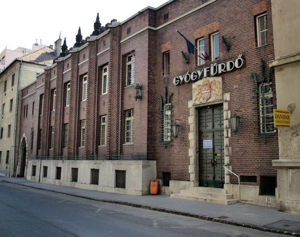 Dandár utcai gyógyfürdő épülete (Budapest)