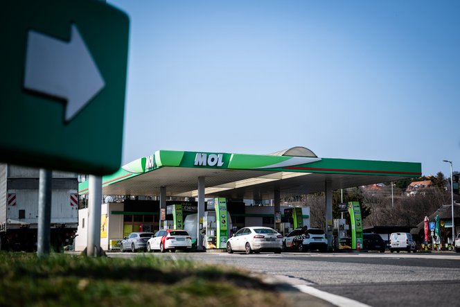 Magyar Péter luxusautókról beszélt, újabb tüntetésre készülnek a kutasok