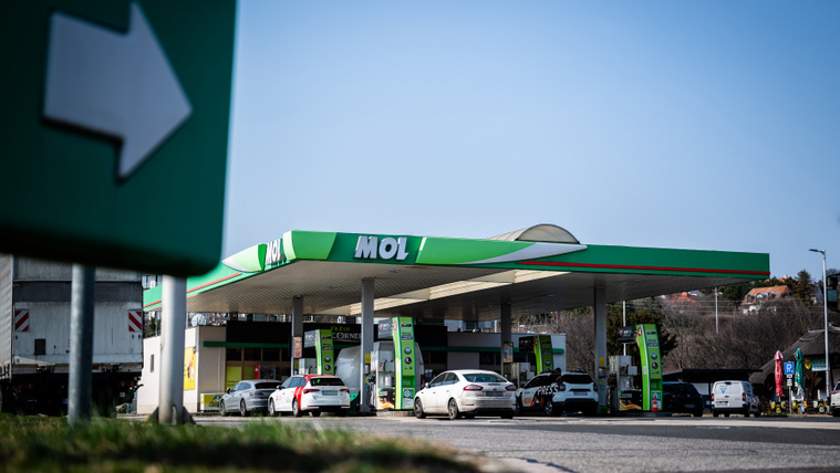 Üzent a Mol az autósoknak, az árak megközelítették a korábbi védett árat