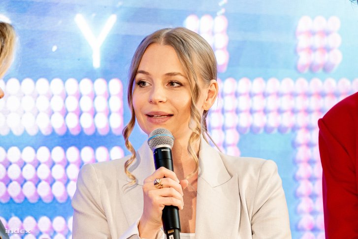Liptai Claudia, Iszak Eszter és Till Attila