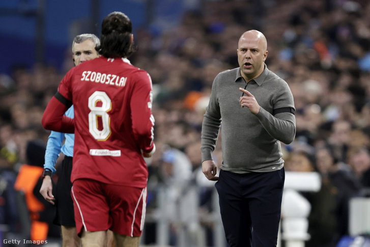 Szoboszlai Dominik és Arne Slot egy korábbi mérkőzésen