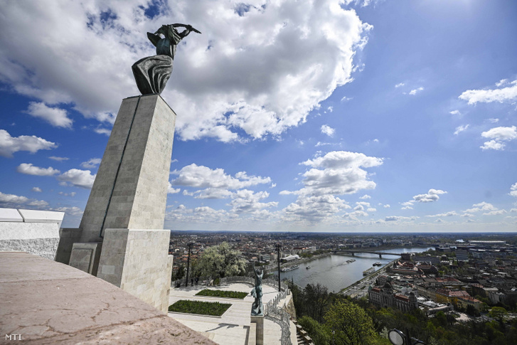A megújult Citadella a Szabadság-szoborral az átadó ünnepség napján Budapesten 2026. április 5-én