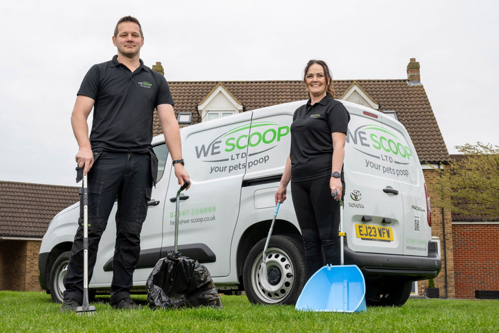 SWNS POOP SCOOPERS 003