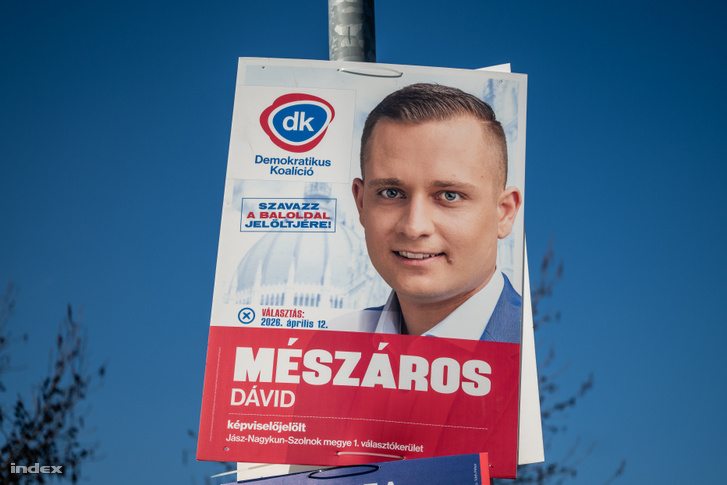 Mészáros Dávid egyik kampányplakátja Szolnokon 2026. március 13-án