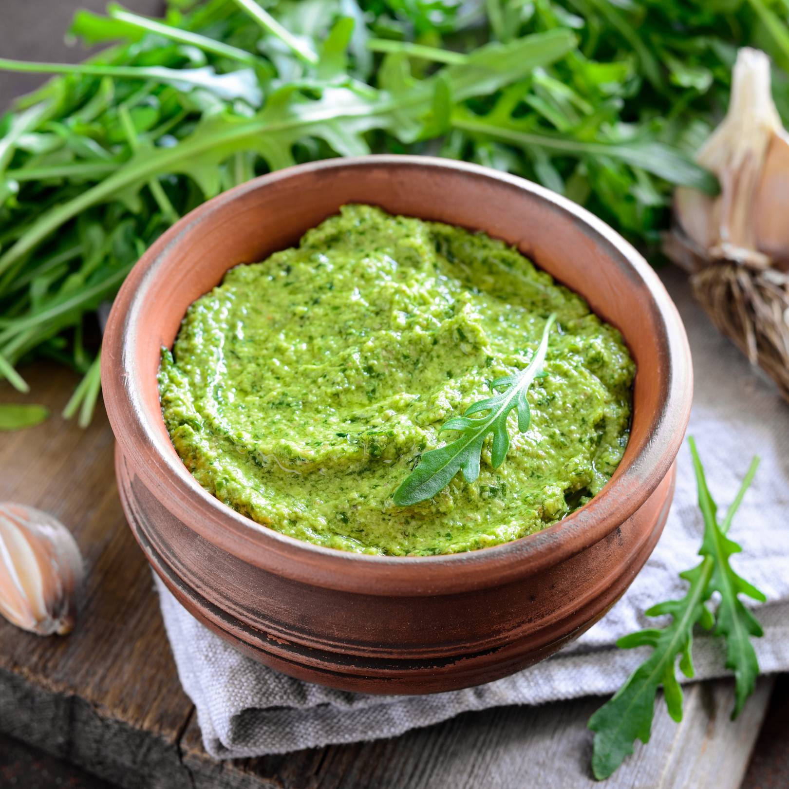 Házi rukkolás pesto.