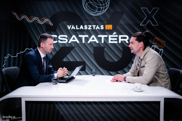 Nagy Dávid, a Magyar Kétfarkú Kutya Párt listavezetője az Index kampányzáró interjúsorozatában 2026. április 7-én