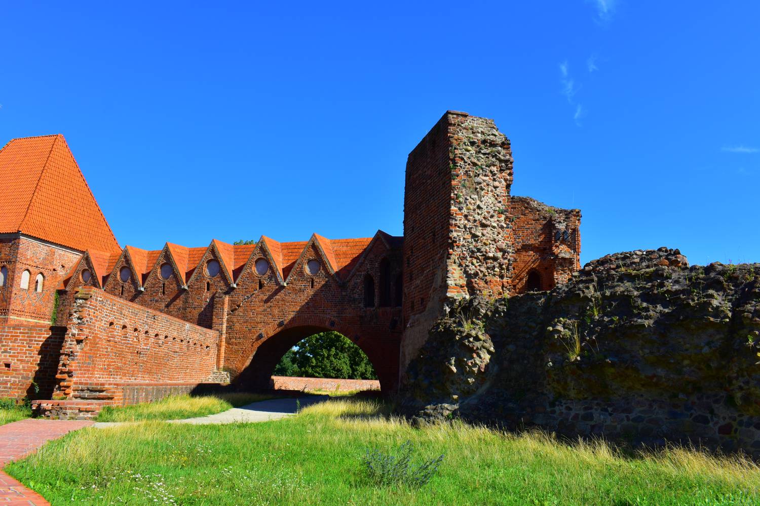 torun erőd romok