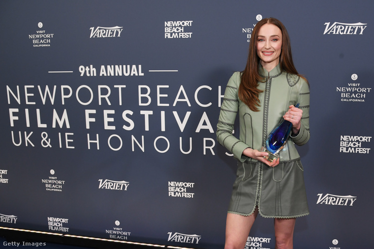 Sophie Turner Sophie Turner a Joe Jonasszal való kapcsolata idején költözött az Egyesült Államokba, azonban a válás után visszatért Angliába