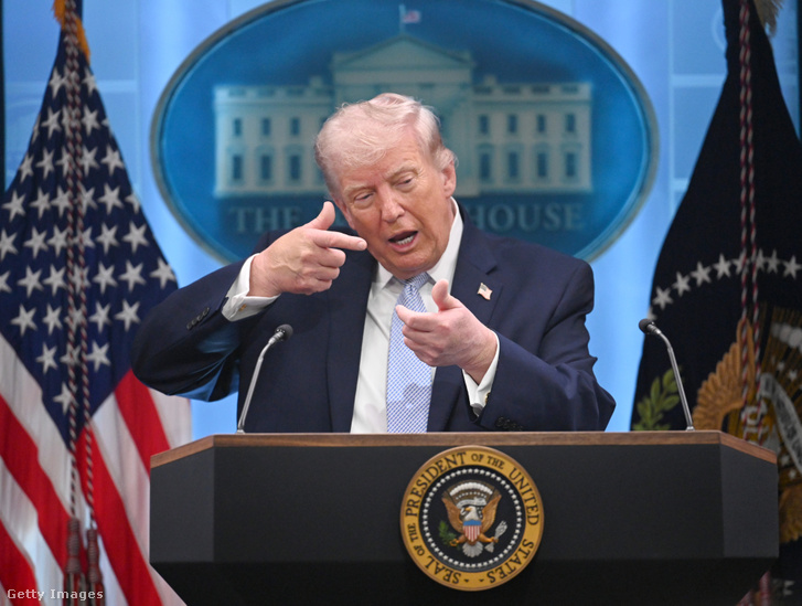 Donald Trump kemény fenyegetések után döntött a tűzszünet mellett