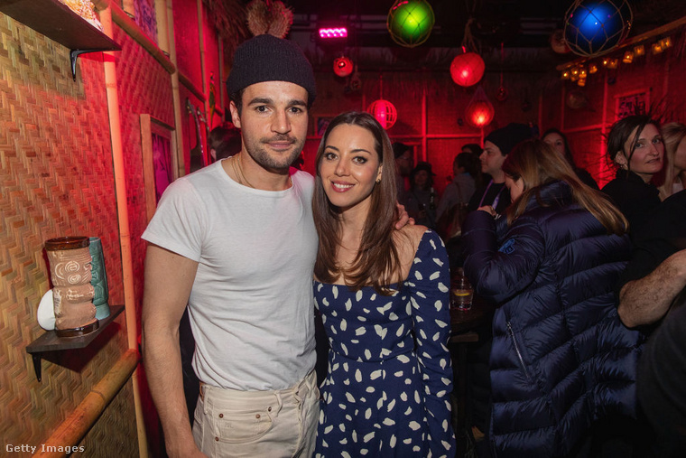 Aubrey Plaza és Chris Abbott. (Fotó: Getty Images)