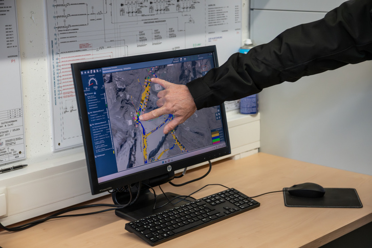 A Siemens szoftvere meghatározza, és monitorozza a pályán található hó mennyiségét, vastagságát.