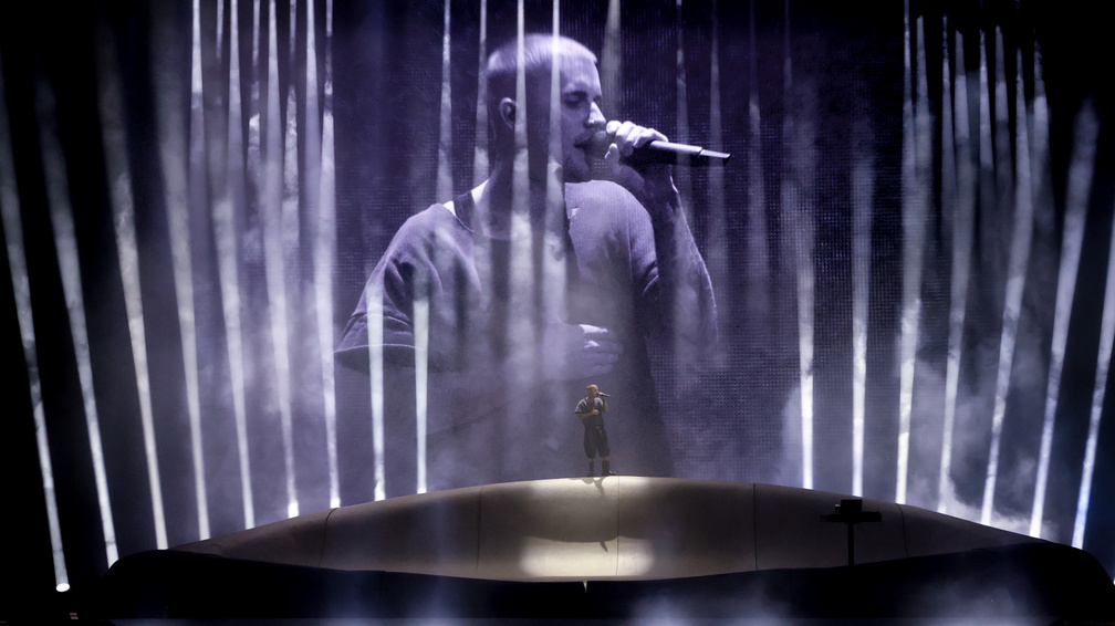 Extravagáns szettek és merész divathúzások: így néztek ki a sztárok az idei Coachellán