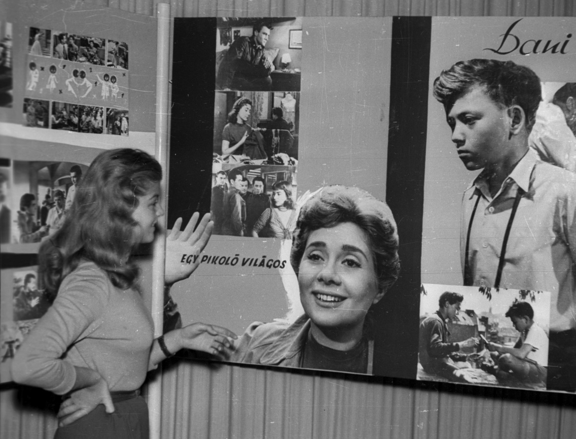 Kiállítás az Uránia Filmszínházban 1958-ban