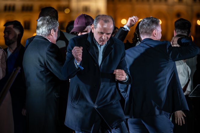„Ízlésromboló rángatózás” – a Fidesz korábbi EP-képviselőjének ez a két szó jutott eszébe Hegedűs Zsolt táncáról