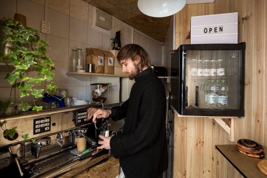 coffee-stand-gutenberg-180104-mudra-laci-059