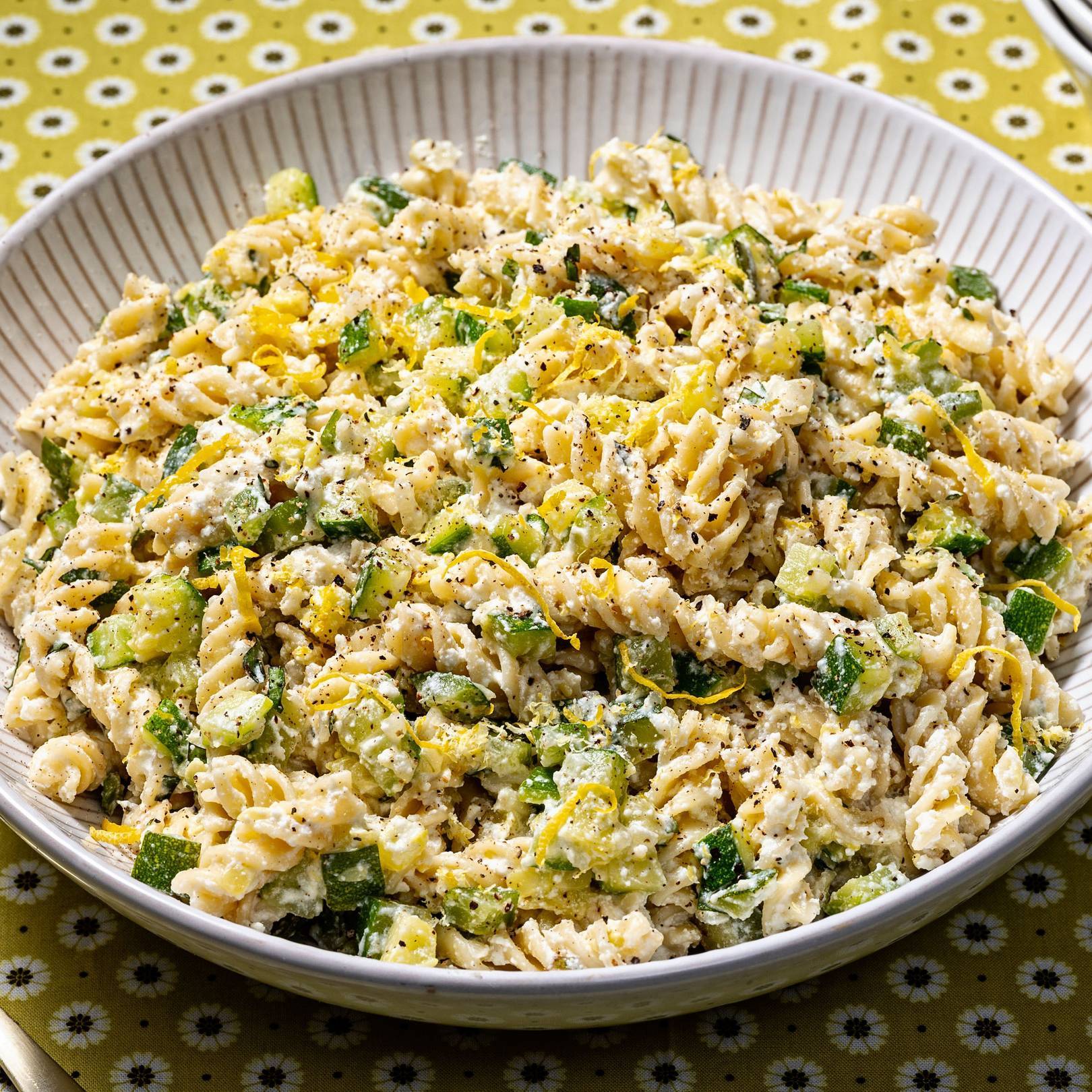 Nyári cukkinis-ricottás tészta.