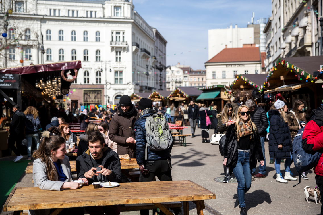 Tavaszi vásár napjainkban