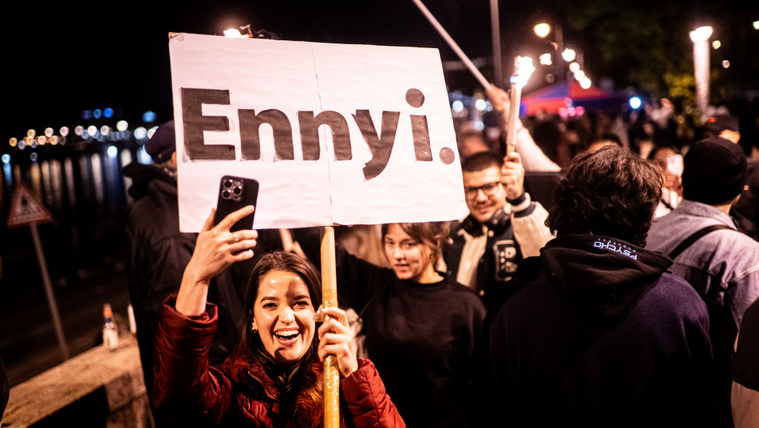 Hogy dőlt le egyetlen nap alatt a&nbsp;hallgatás fala április 12-én?