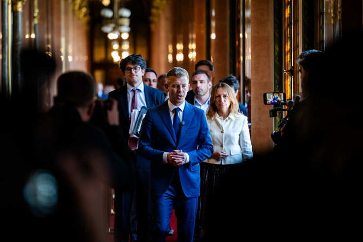 „Ez a szövegezés sz*r” – jogászi össztűz zúdult a&nbsp;Tisza Párt „lex Orbánjára”