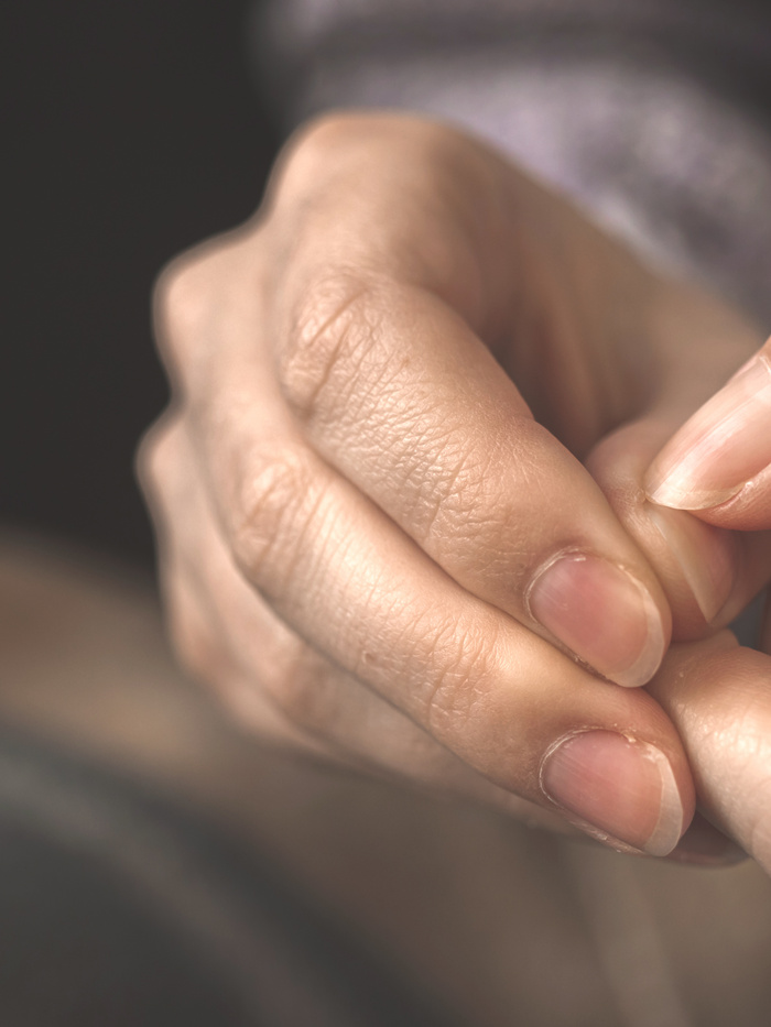 Íme a körmökön megjelenő finom jel, ami súlyos betegségekre is figyelmeztethet