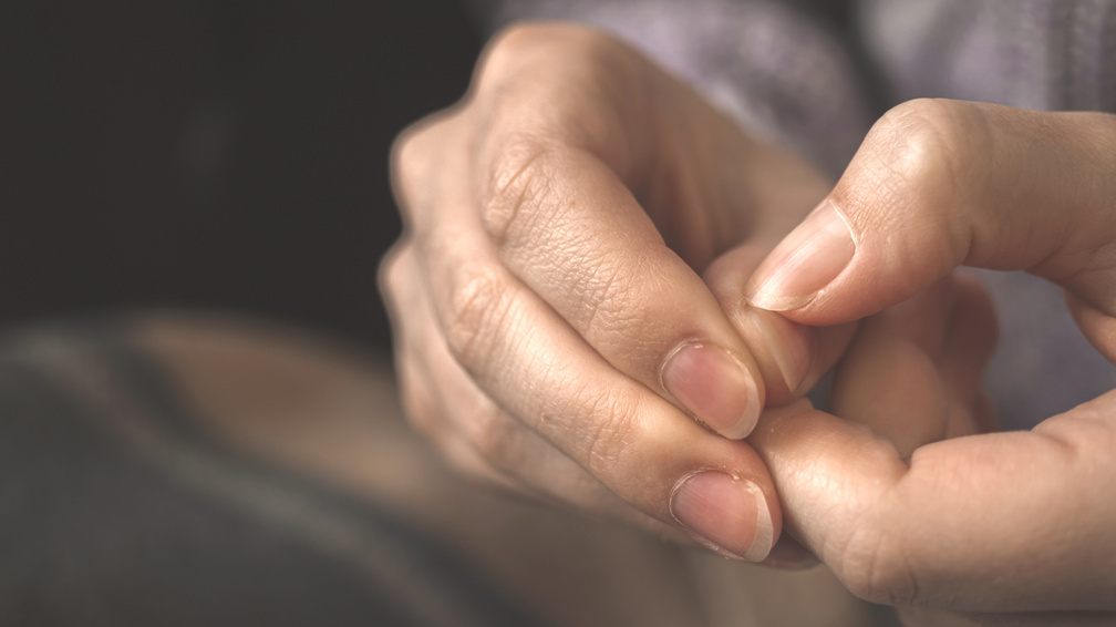 Íme a körmökön megjelenő finom jel, ami súlyos betegségekre is figyelmeztethet