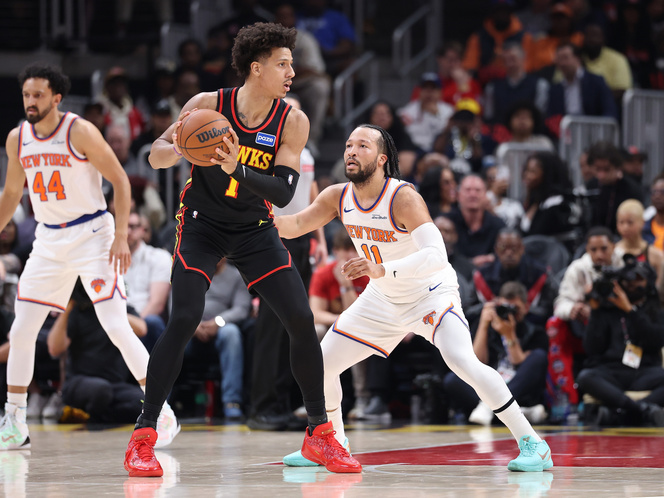 Remek csatákat hozhat Jalen Johnson (balra) és Jalen Brunson (jobbra) harca