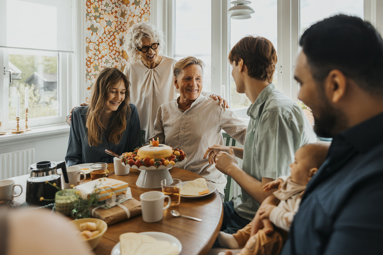 Hogyan hat a társas elszigeteltség az agyra?„A társas elszigeteltség azt jelenti, hogy valakinek kevés társas kapcsolata van, vagy ritkán lép interakcióba másokkal” – mondta Dr
