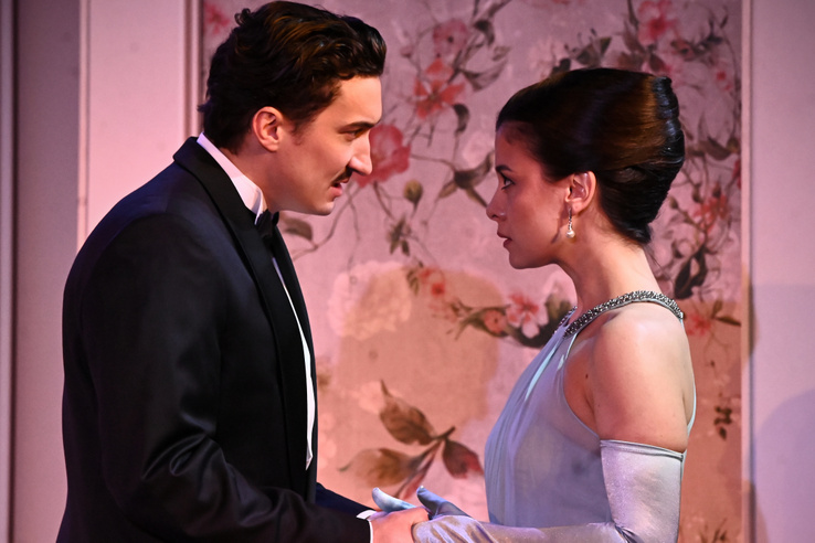 A színházban sem menekülhet a&nbsp;bűnös, lakolnia kell